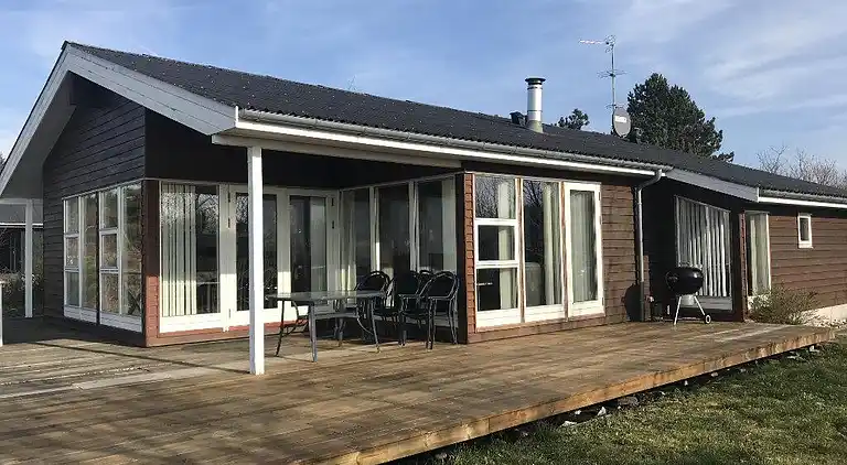 Sommerhus ved Øer Strand