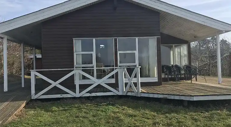 Sommerhus ved Øer Strand