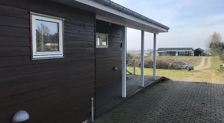 Sommerhus ved Øer Strand