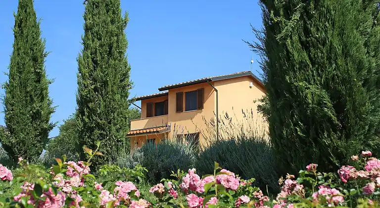 Villa con 2 camere da letto e giardino privato con  barbecue
