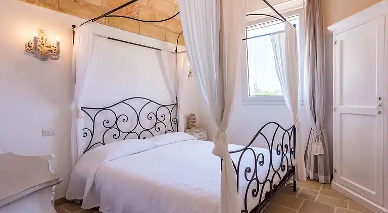 Leukos, charmant villa in Salento with exclusive pool.