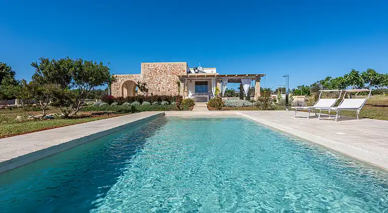 Leukos, charmant villa in Salento with exclusive pool.