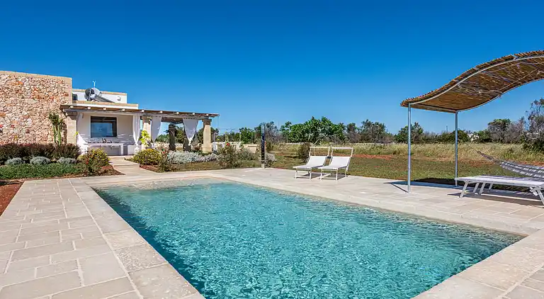 Leukos, charmant villa in Salento with exclusive pool.