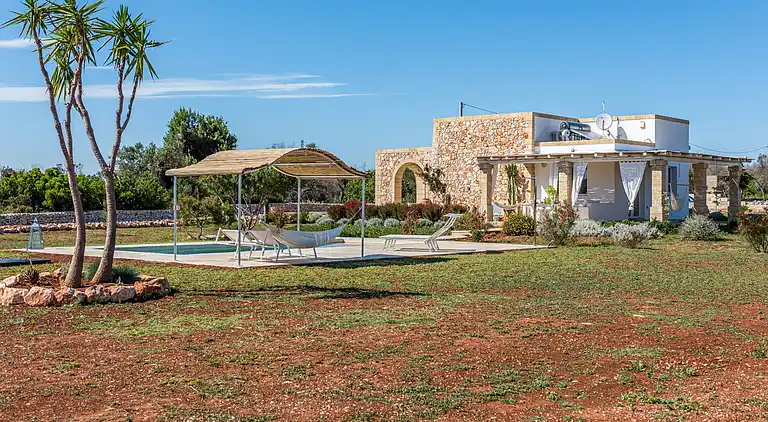 Leukos, charmant villa in Salento with exclusive pool.