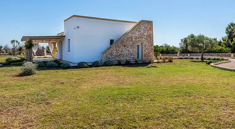 Leukos, charmant villa in Salento with exclusive pool.