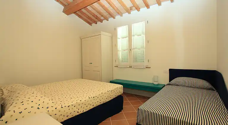 FIRST FLOOR ONE BEDROOM APARTMENT