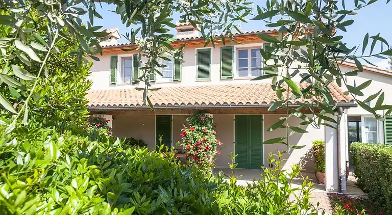 FIRST FLOOR ONE BEDROOM APARTMENT