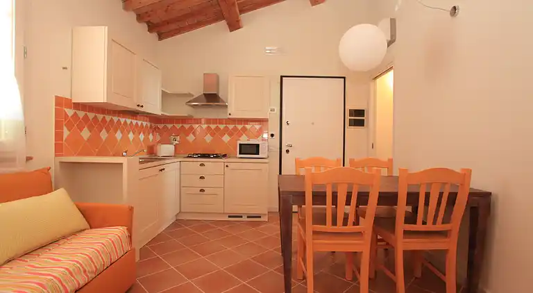 FIRST FLOOR ONE BEDROOM APARTMENT