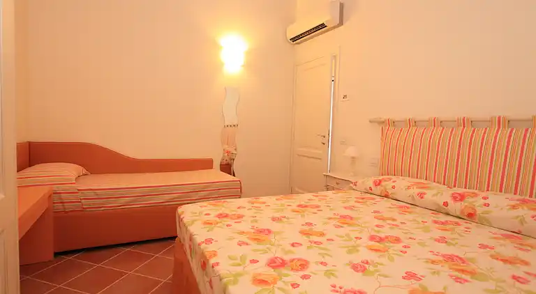 FIRST FLOOR ONE BEDROOM APARTMENT