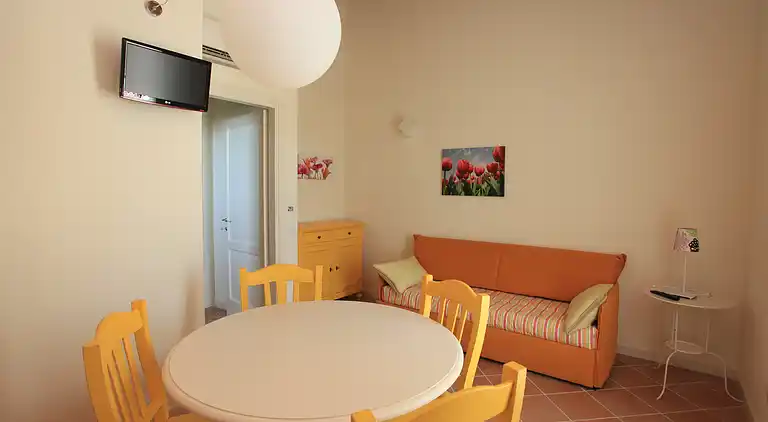 GROUND FLOOR ONE BEDROOM APARTMENT