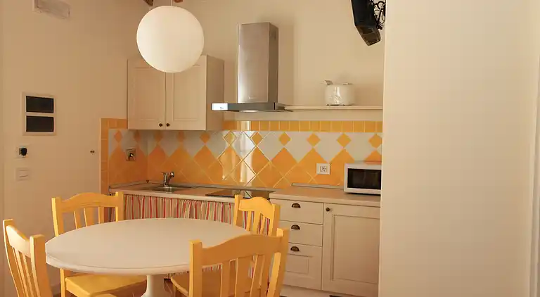 GROUND FLOOR ONE BEDROOM APARTMENT