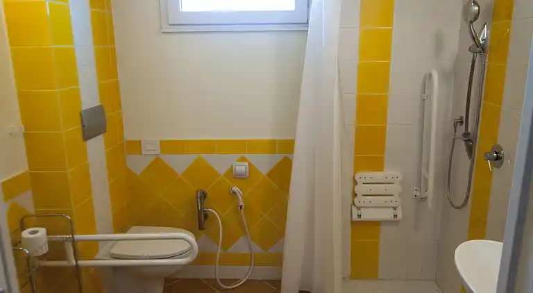 GROUND FLOOR ONE BEDROOM APARTMENT