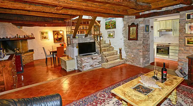Beautiful Istrian stone house with private pool and garden 