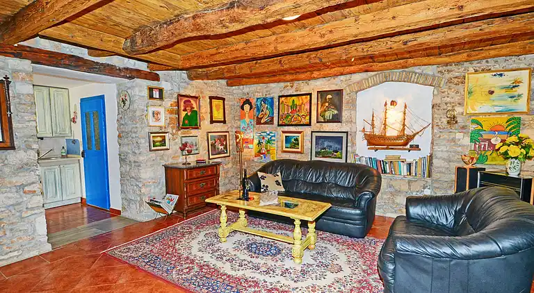 Beautiful Istrian stone house with private pool and garden 