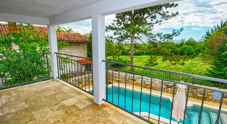 Beautiful Istrian stone house with private pool and garden 