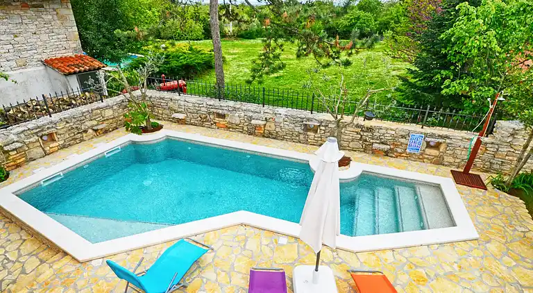 Beautiful Istrian stone house with private pool and garden 