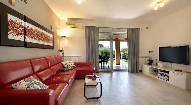 Just 3,5 km away from Porec, private Pool, WiFi, BBQ
