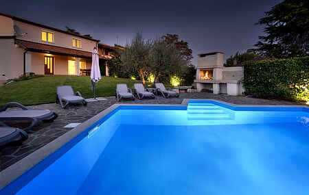 Just 3,5 km away from Porec, private Pool, WiFi, BBQ