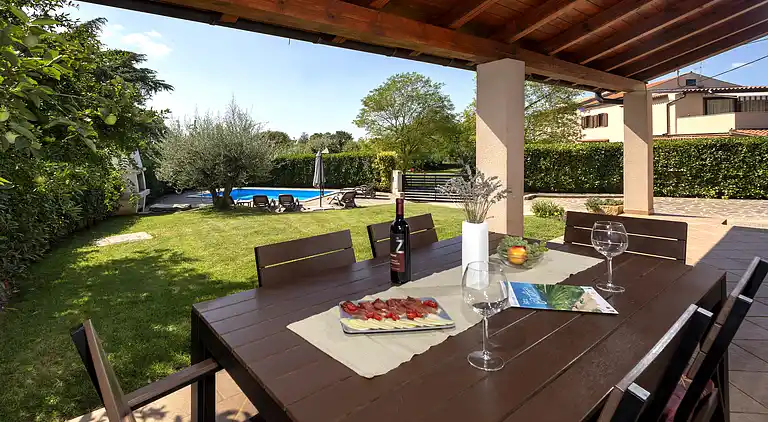 Just 3,5 km away from Porec, private Pool, WiFi, BBQ