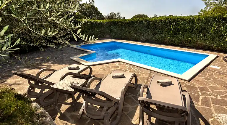 Just 3,5 km away from Porec, private Pool, WiFi, BBQ