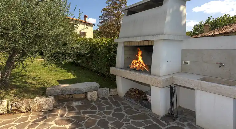 Just 3,5 km away from Porec, private Pool, WiFi, BBQ