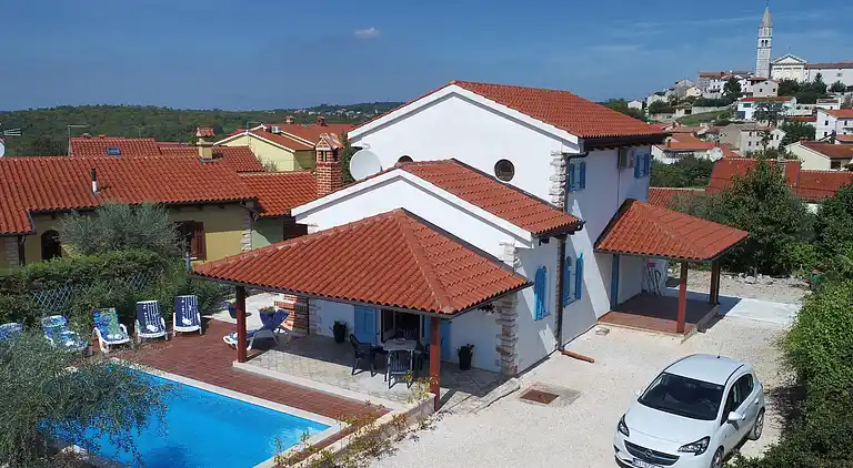 Smukt sommerhus med privat pool og have