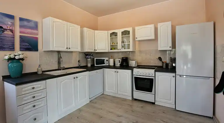 Smukt sommerhus med privat pool og have