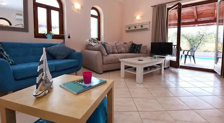 Smukt sommerhus med privat pool og have