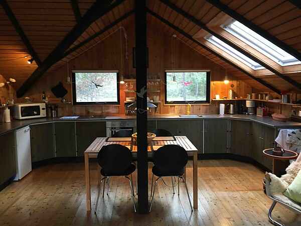 Bornholm sommerhus like ved et stort naturområde