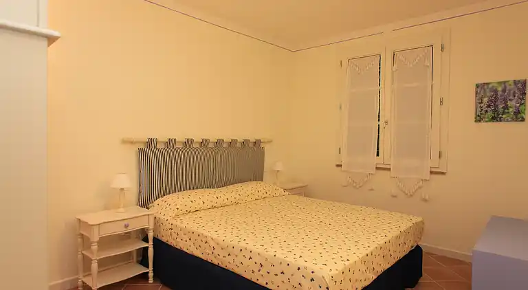 GROUND FLOOR ONE BEDROOM  APARTMENT