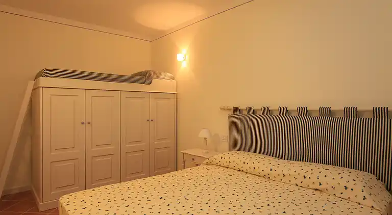 GROUND FLOOR ONE BEDROOM  APARTMENT