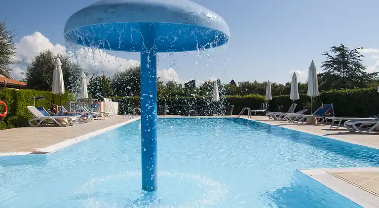 GROUND FLOOR ONE BEDROOM  APARTMENT