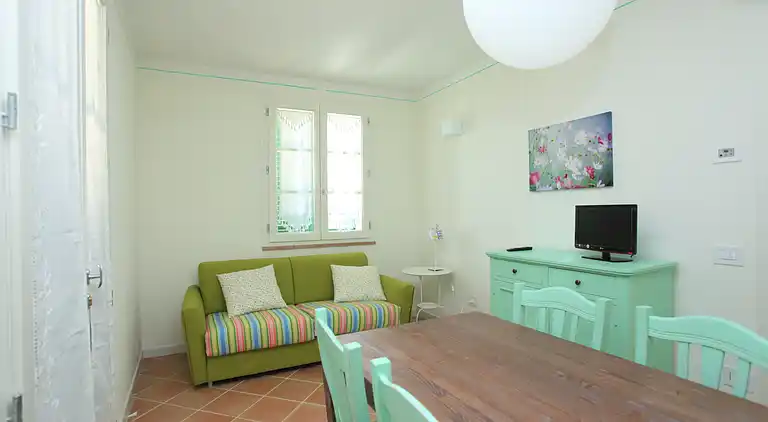 GROUND FLOOR ONE BEDROOM APARTMENT