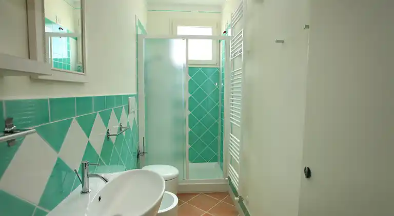 GROUND FLOOR ONE BEDROOM APARTMENT