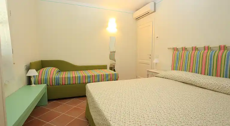 GROUND FLOOR ONE BEDROOM APARTMENT