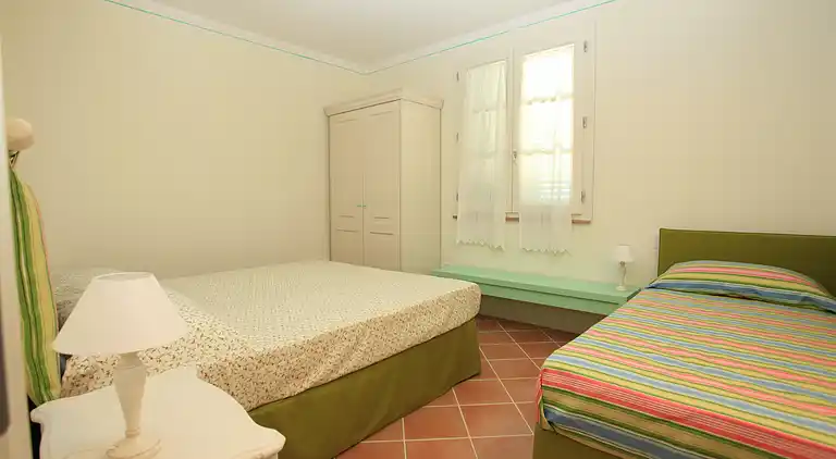 GROUND FLOOR ONE BEDROOM APARTMENT