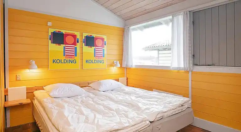 A-3½ room,close to beach