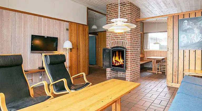 C-3 room,2 bathrooms