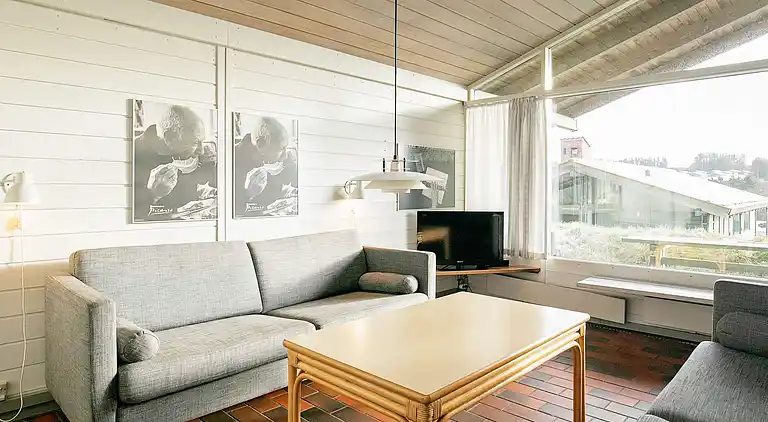 A-3½ room,close to beach