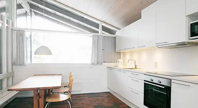 A-3½ room,close to beach