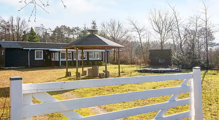 Sommerhus ved Øer Strand