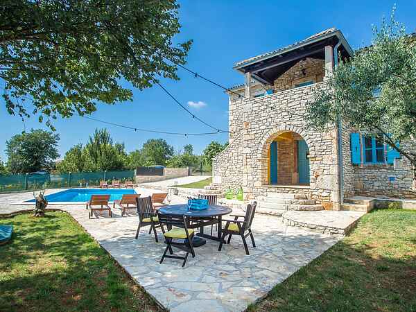 Traditional stone house with private pool 