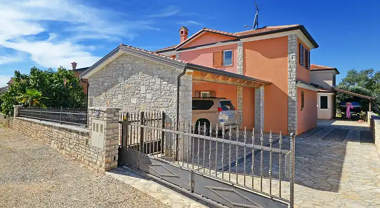 Beautiful new holiday villa with private pool, garden