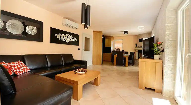 Beautiful new holiday villa with private pool, garden