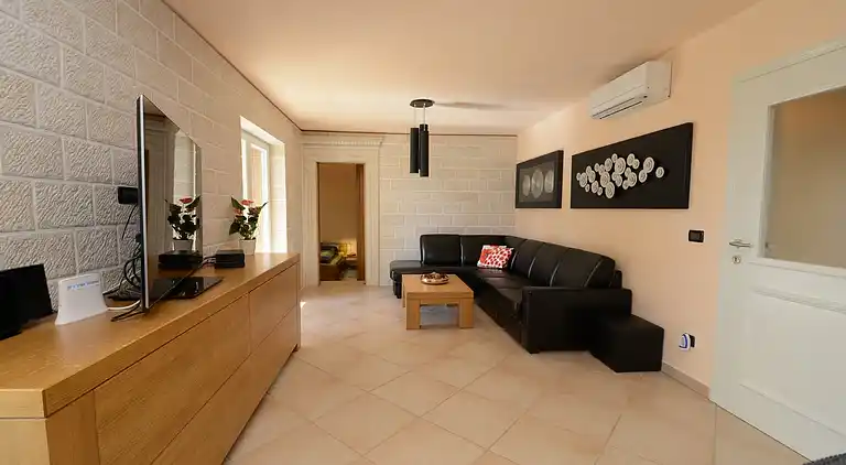 Beautiful new holiday villa with private pool, garden