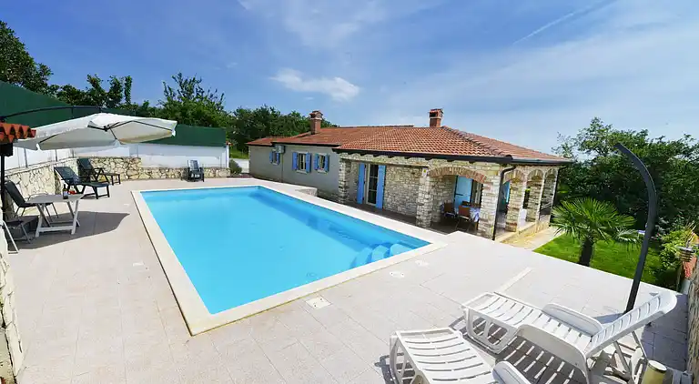 The villa with pool and garden, perfect for a family holiday