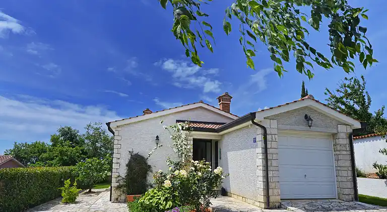 The villa with pool and garden, perfect for a family holiday