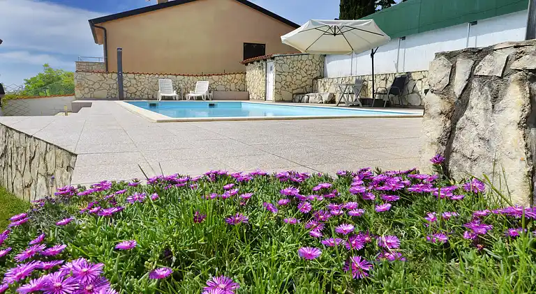 The villa with pool and garden, perfect for a family holiday