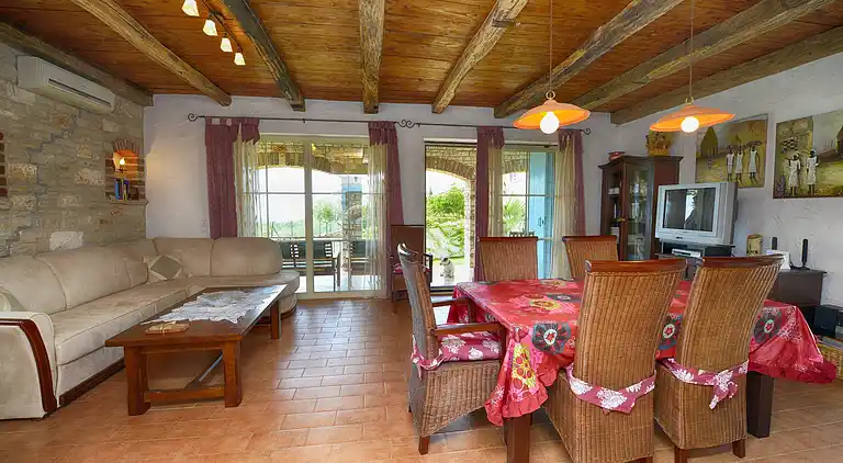 The villa with pool and garden, perfect for a family holiday