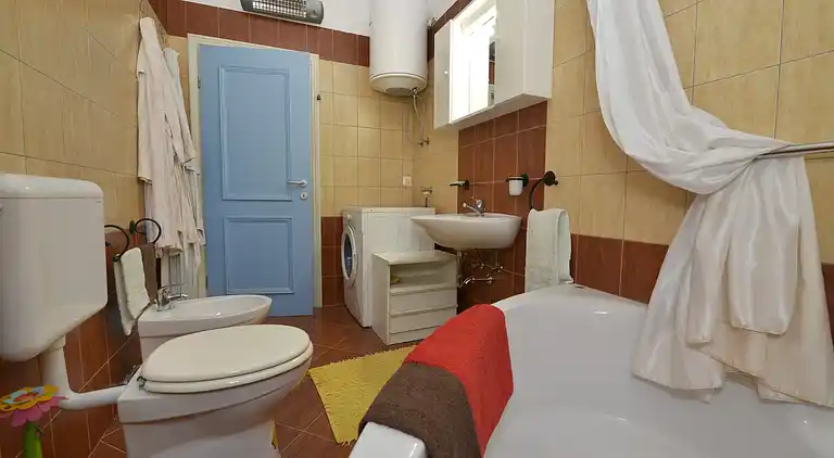 The villa with pool and garden, perfect for a family holiday